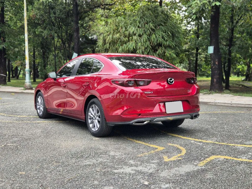 Mazda 3 2022 photo 2