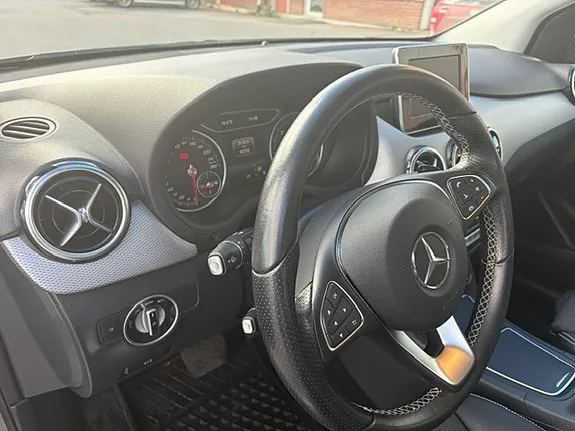 Mercedes-Benz B200 D 2016 photo 3