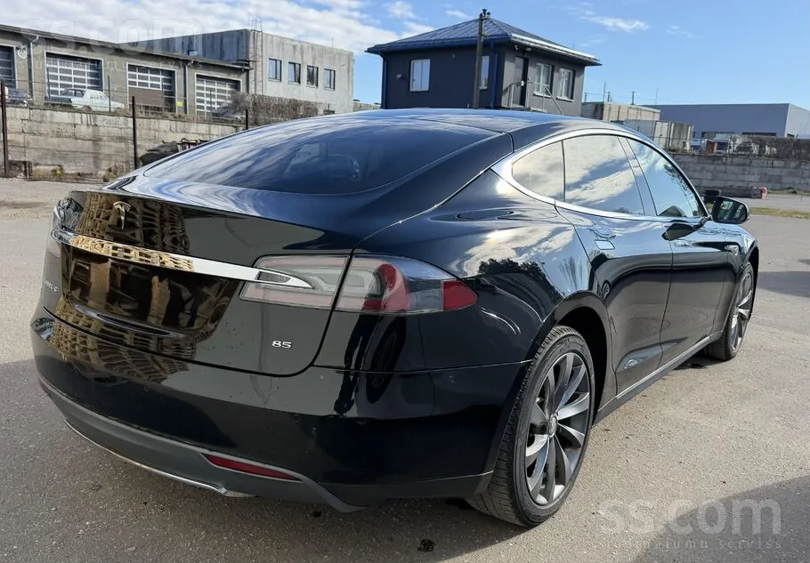 Tesla Model S 2014 photo 2