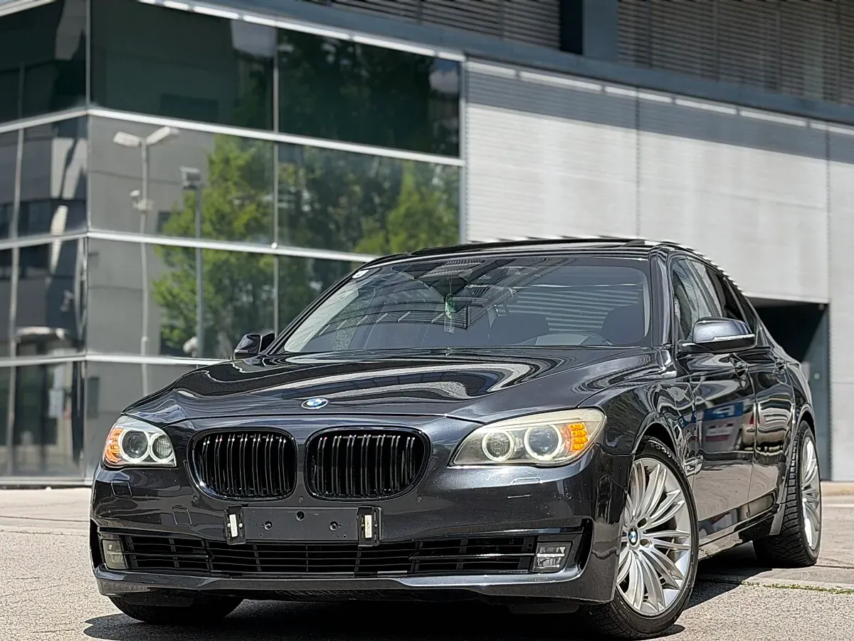 BMW 7 Series 2014 photo 3