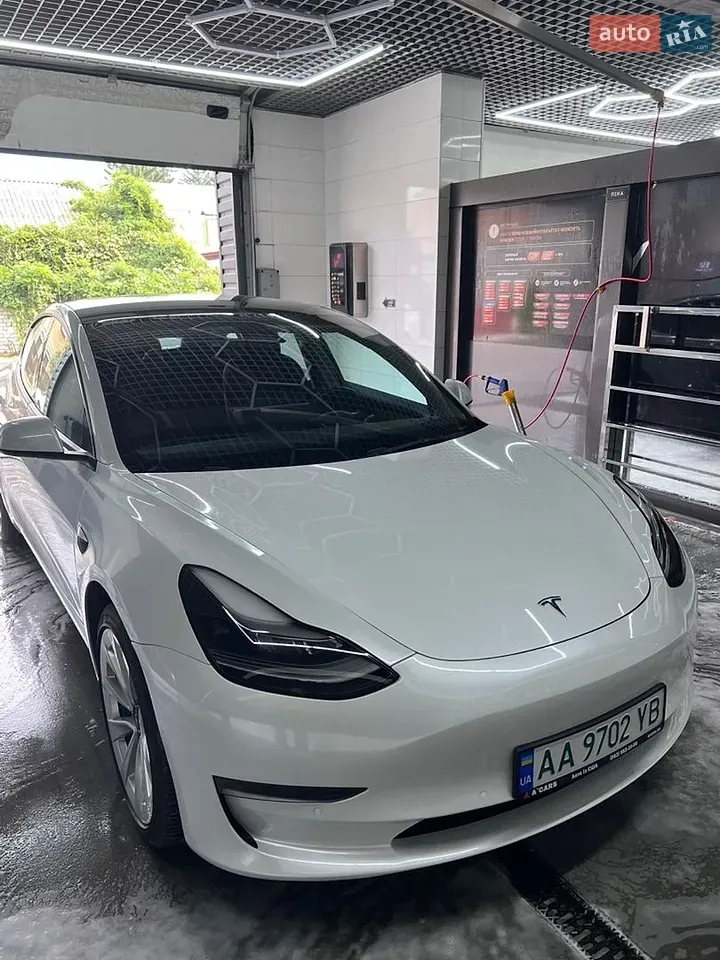 Tesla Model 3 2022 photo 2