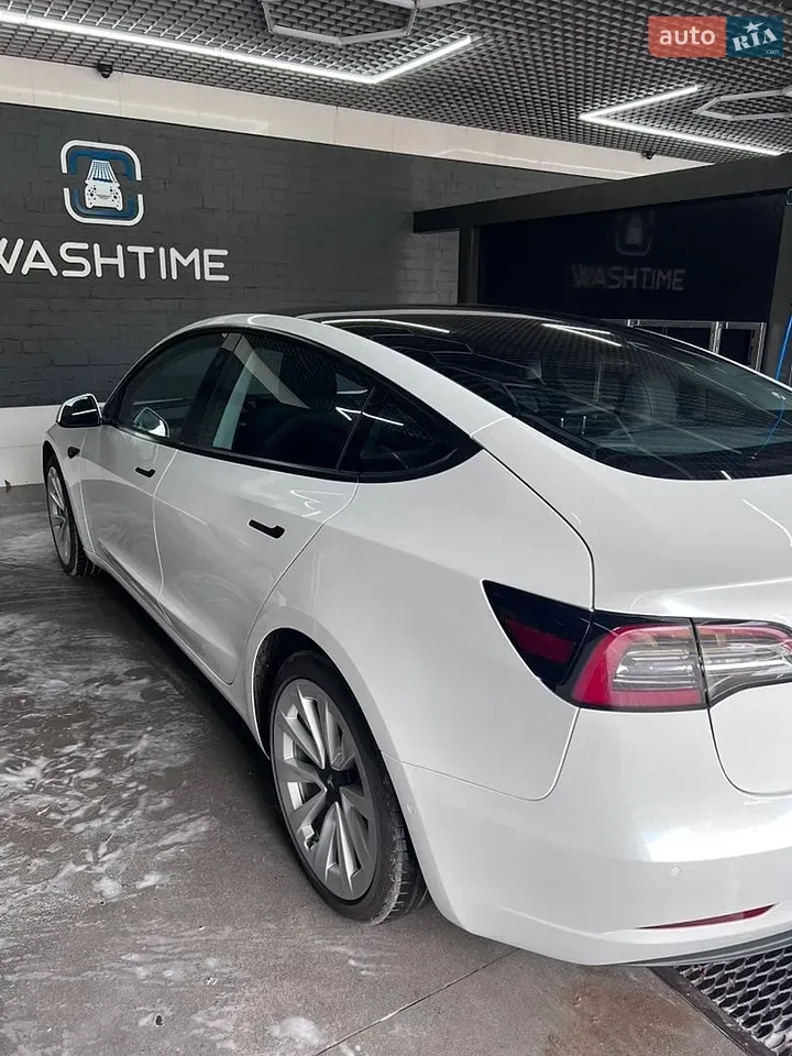 Tesla Model 3 2022 photo 4