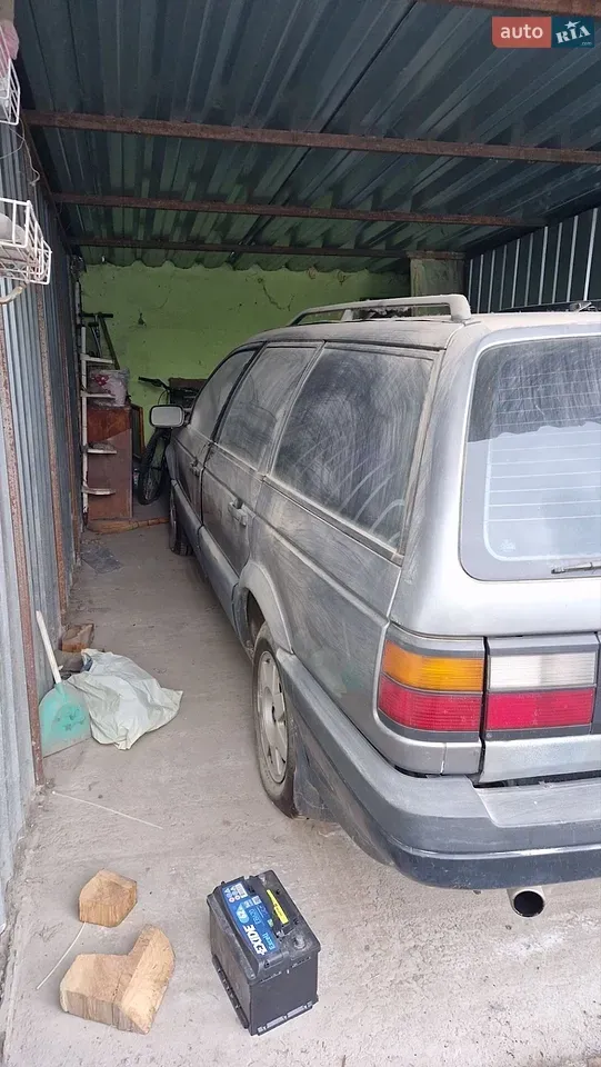 Volkswagen Passat 1989 photo 2