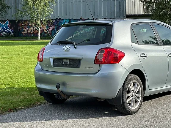 Toyota Auris 2008 photo 3