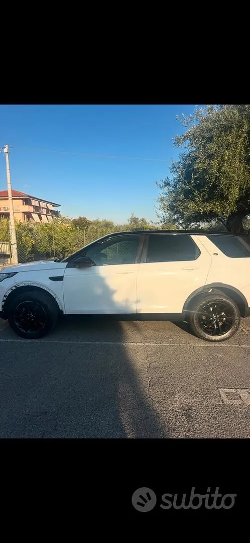 Land Rover Discovery Sport 2018 photo 2