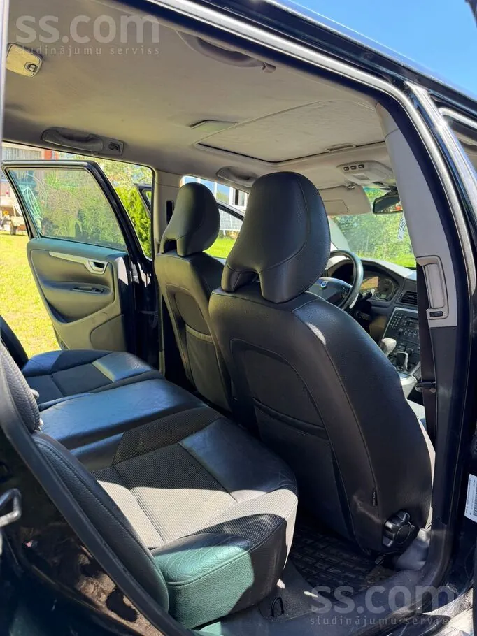Volvo V70 2005 photo 2