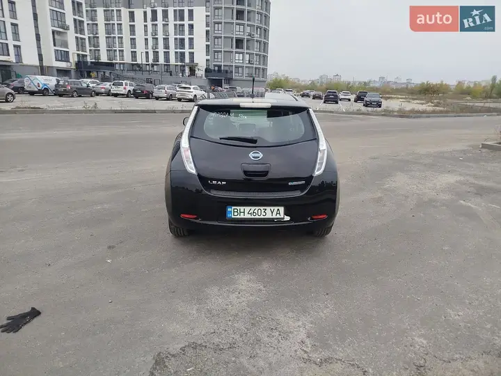 Nissan Leaf 2013 photo 2