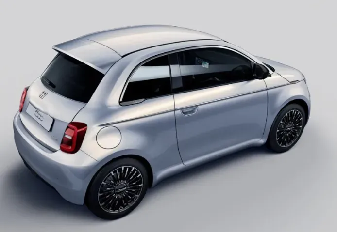 Fiat 500E photo 3