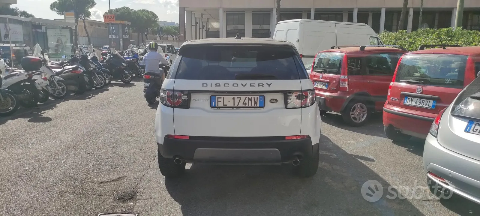 Land Rover Discovery Sport 2018 photo 3