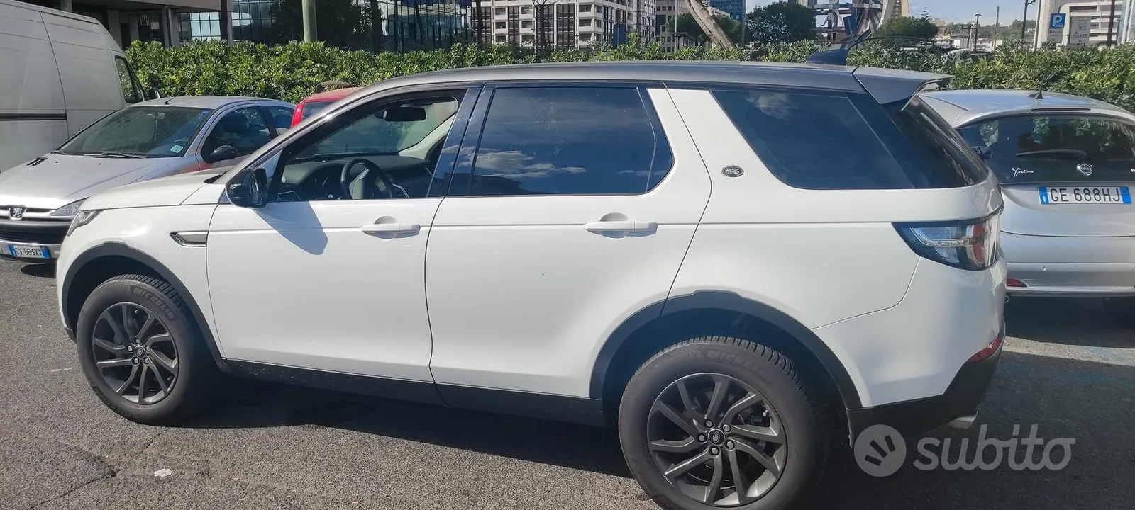 Land Rover Discovery Sport 2018 photo 4