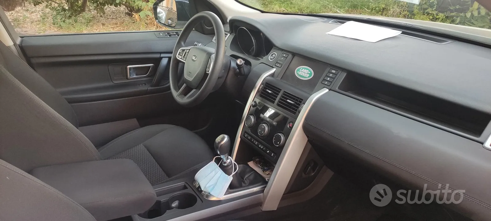 Land Rover Discovery Sport 2018 photo 2