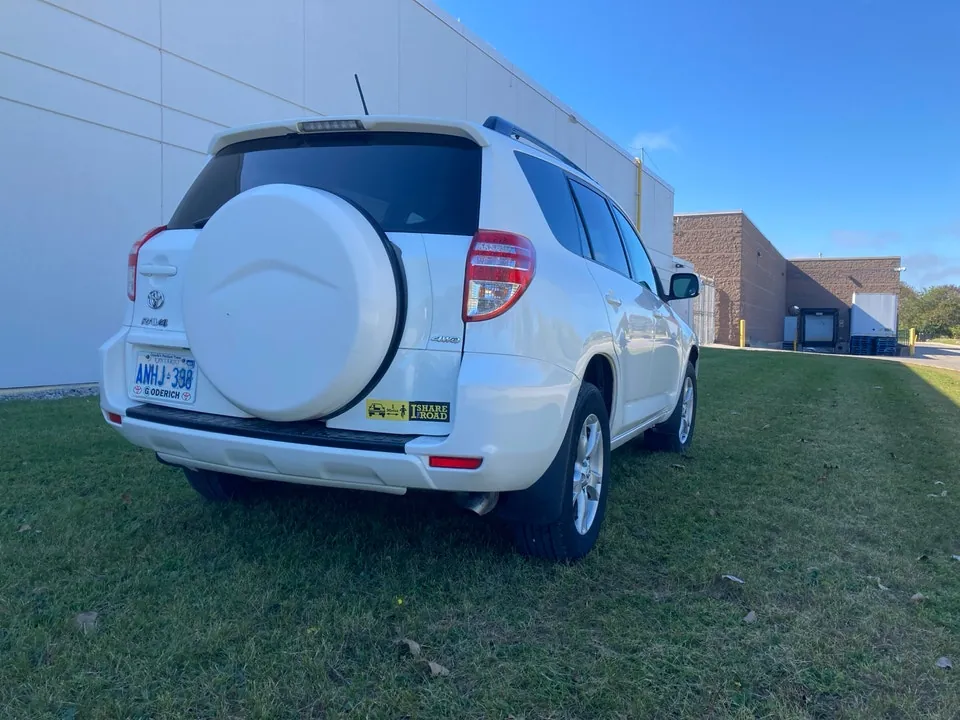 Toyota Rav4 2012 photo 2