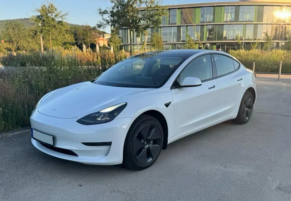 Tesla Model 3 Long Range