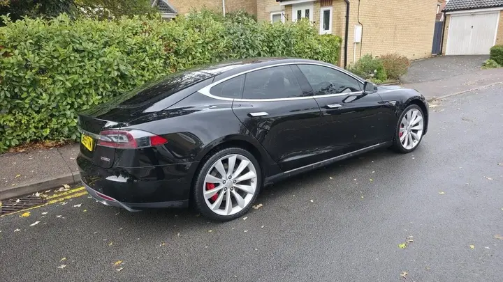 Tesla Model S 2015 photo 4