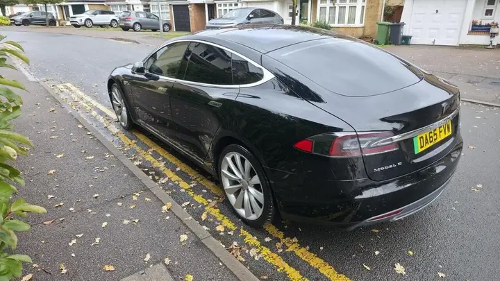 Tesla Model S 2015 photo 3