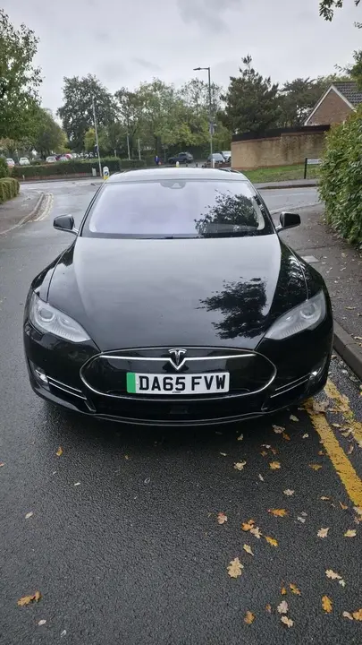 Tesla Model S 2015 photo 2