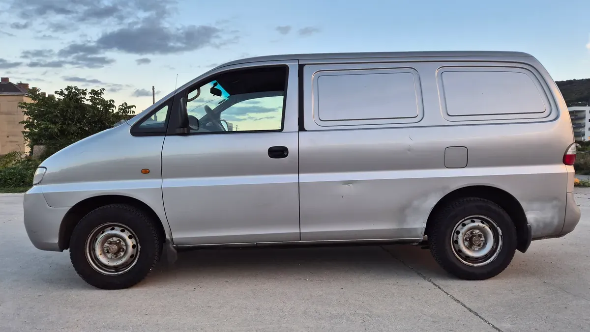 Hyundai H1 2005 photo 2
