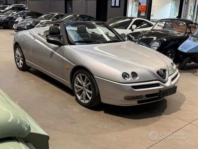 Alfa Romeo Spider 2000 photo 3