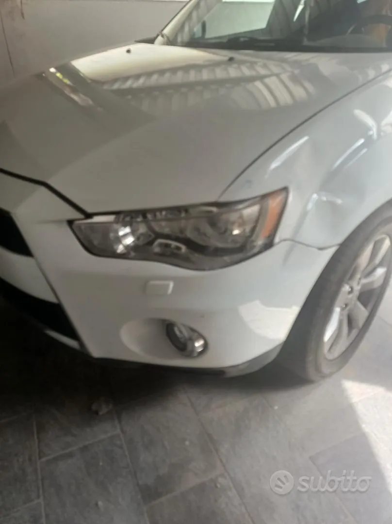 Mitsubishi Outlander 2012 photo 5