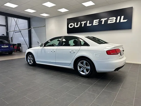 Audi A4 2010 photo 4