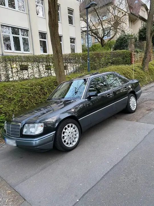 Mercedes-Benz W124
