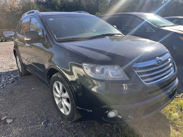 Subaru Tribeca 2011 photo 2