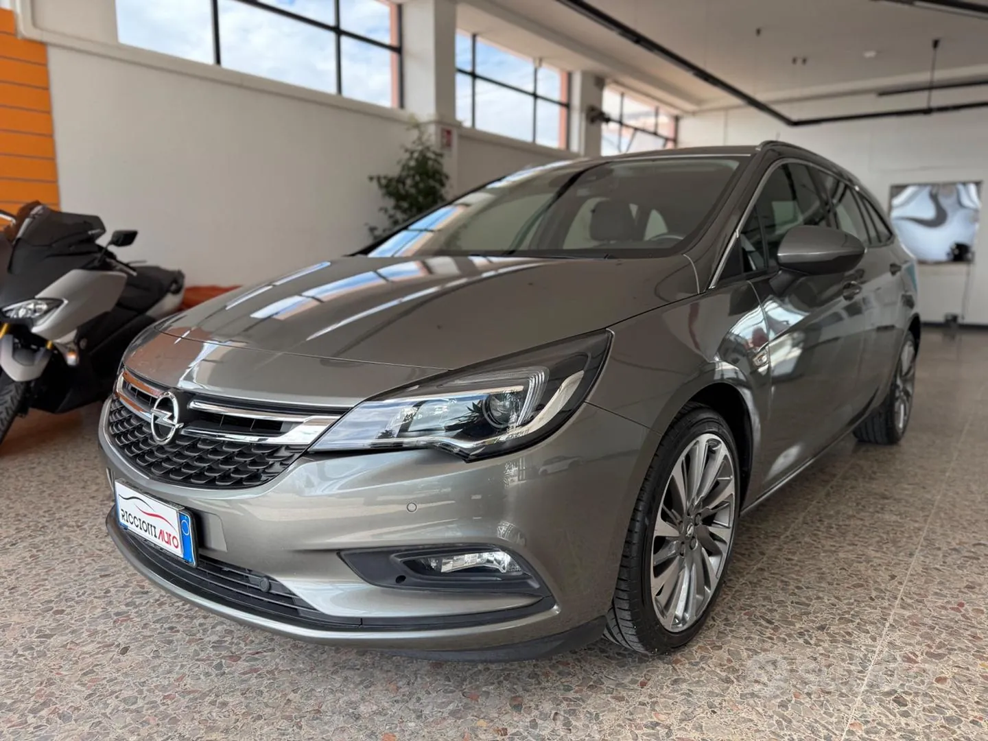 Opel Astra 2019 photo 2