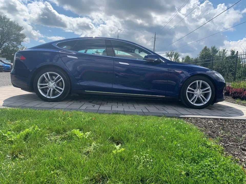 Tesla Model S 2015 photo 3