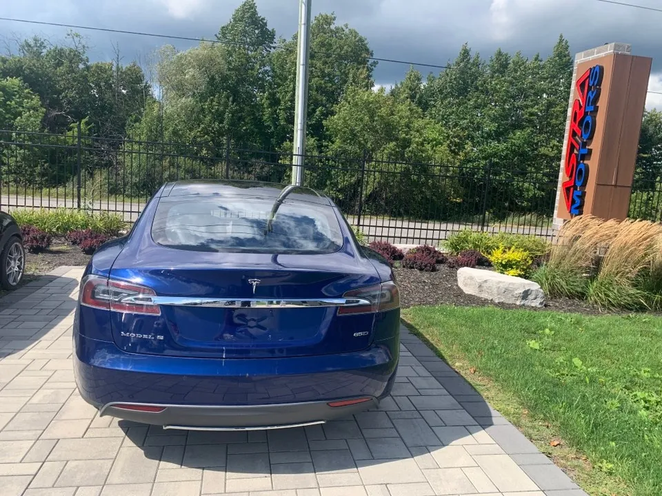 Tesla Model S 2015 photo 4