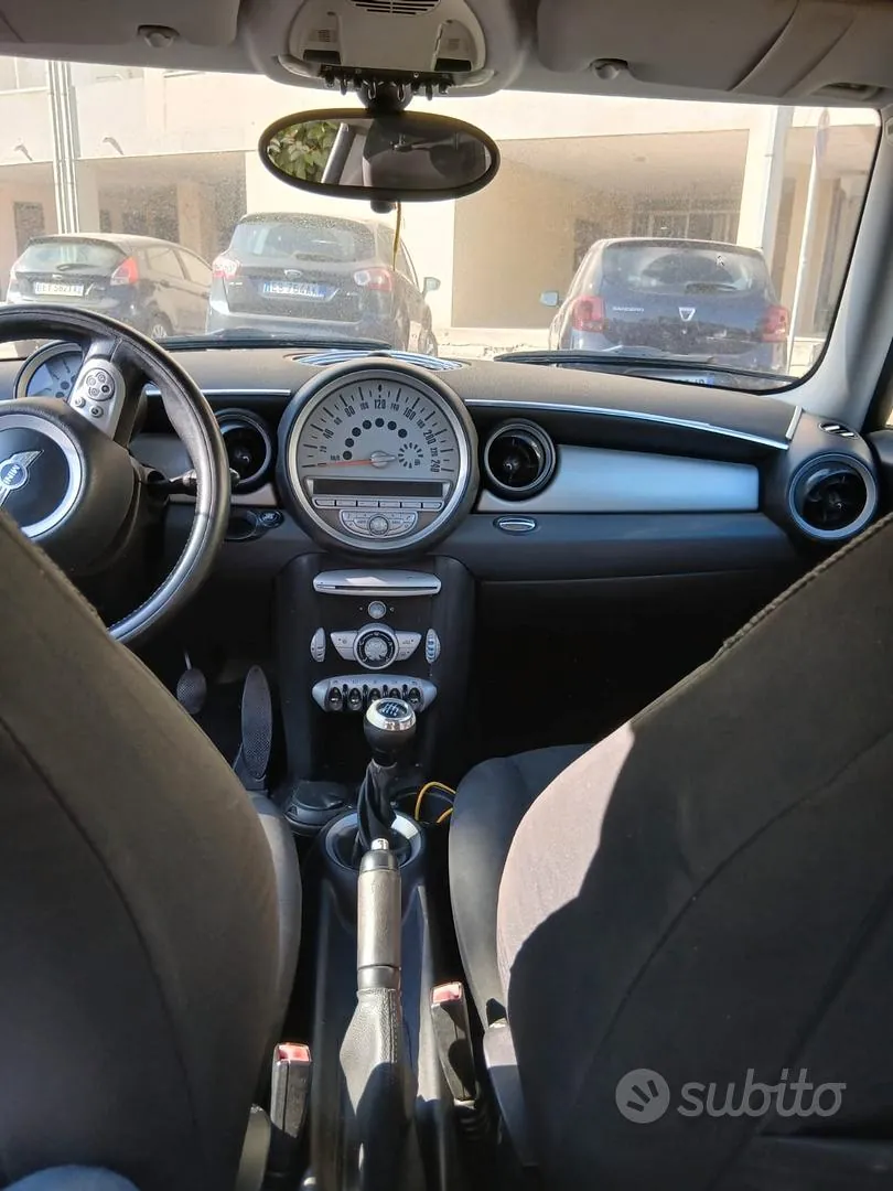 Mini One 2009 photo 2