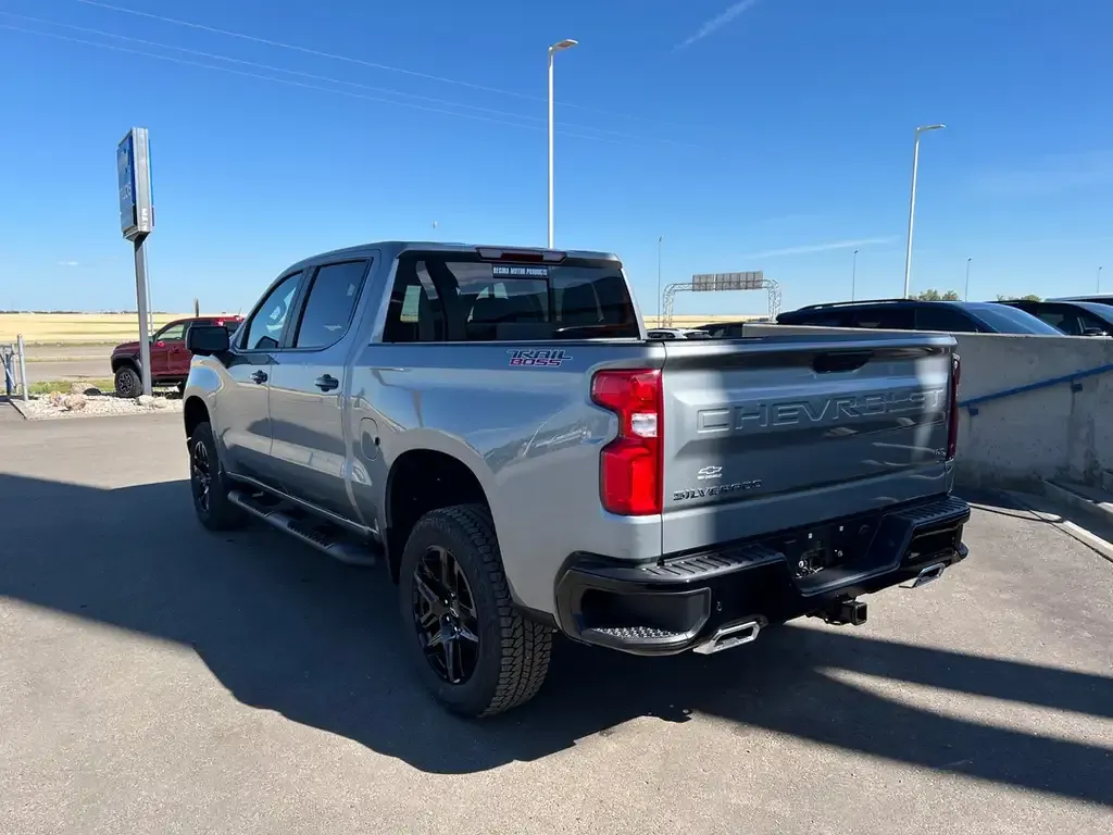 Chevrolet Silverado 1500 2026 photo 3