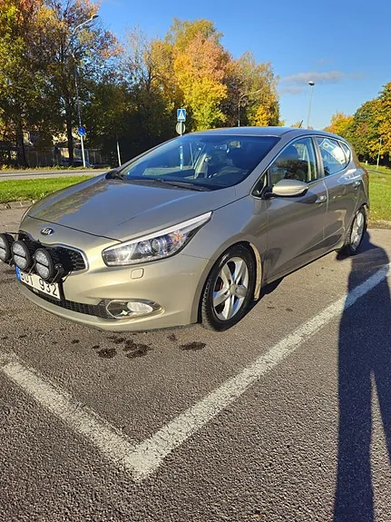 Kia Ceed 2013 photo 2