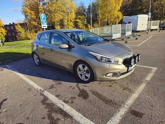 Kia Ceed 2013 photo 4