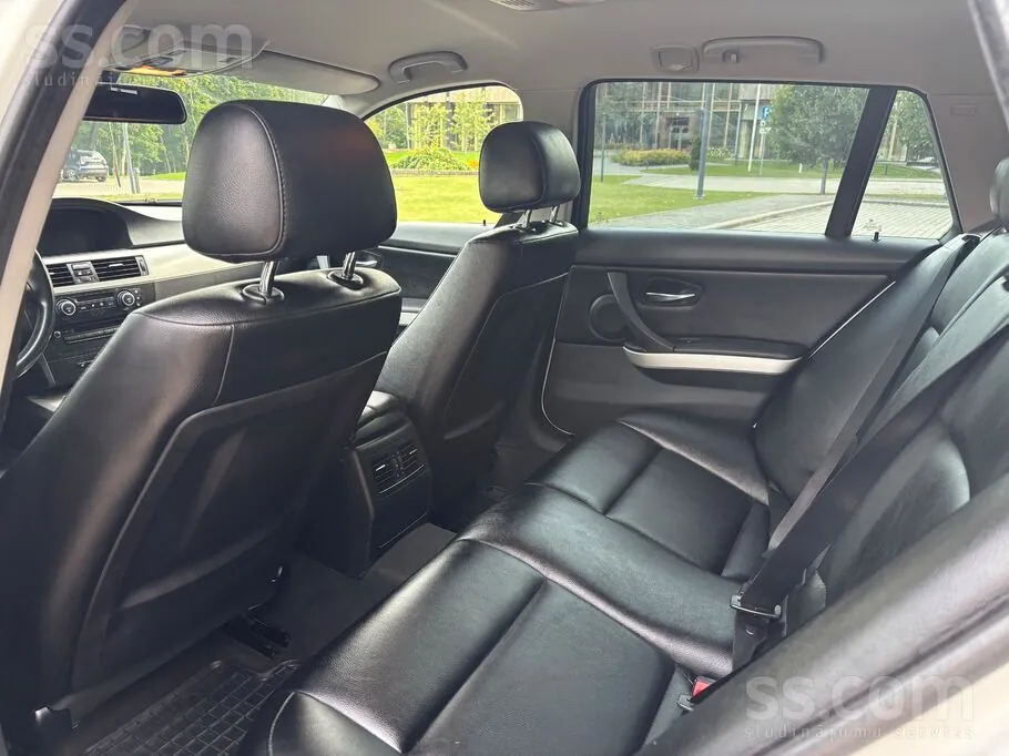 BMW 320 2009 photo 5