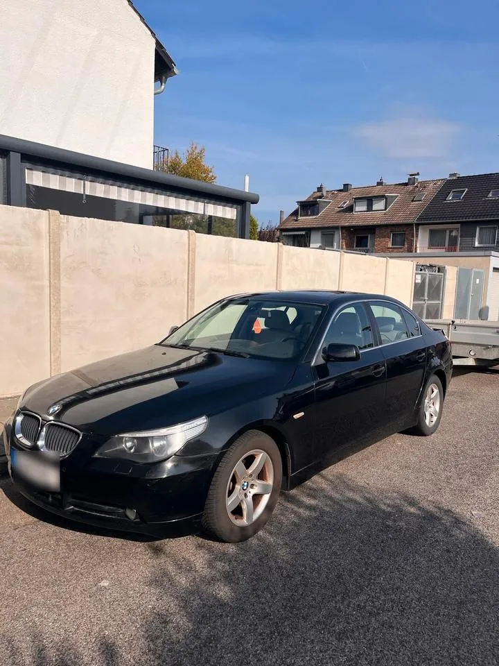 BMW 520I