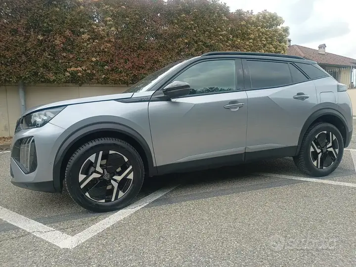 Peugeot 2008 2024 photo 4