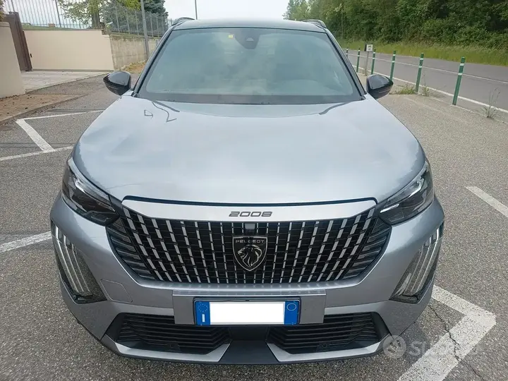 Peugeot 2008 2024 photo 3