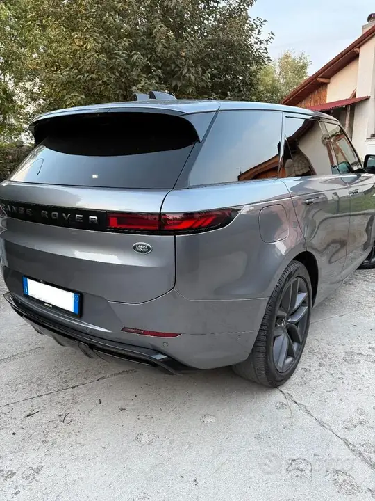 Land Rover Range Rover Sport 2024 photo 2
