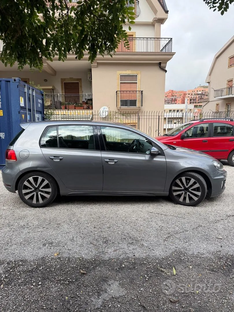 Volkswagen Golf 2010 photo 3