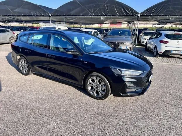 Ford Focus 2023 photo 2