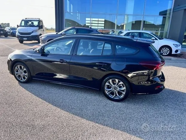 Ford Focus 2023 photo 4