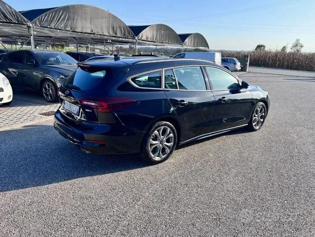 Ford Focus 2023 photo 3