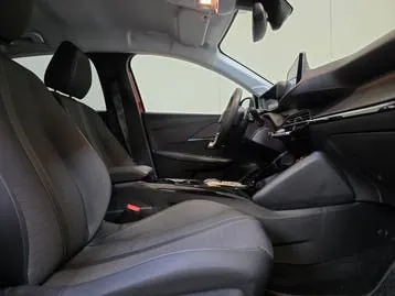 Peugeot 208 2024 photo 2
