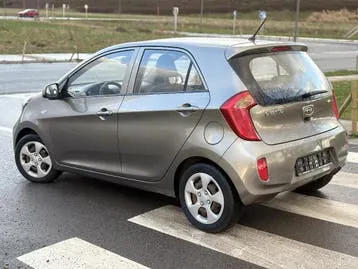 Kia Picanto 2012 photo 3