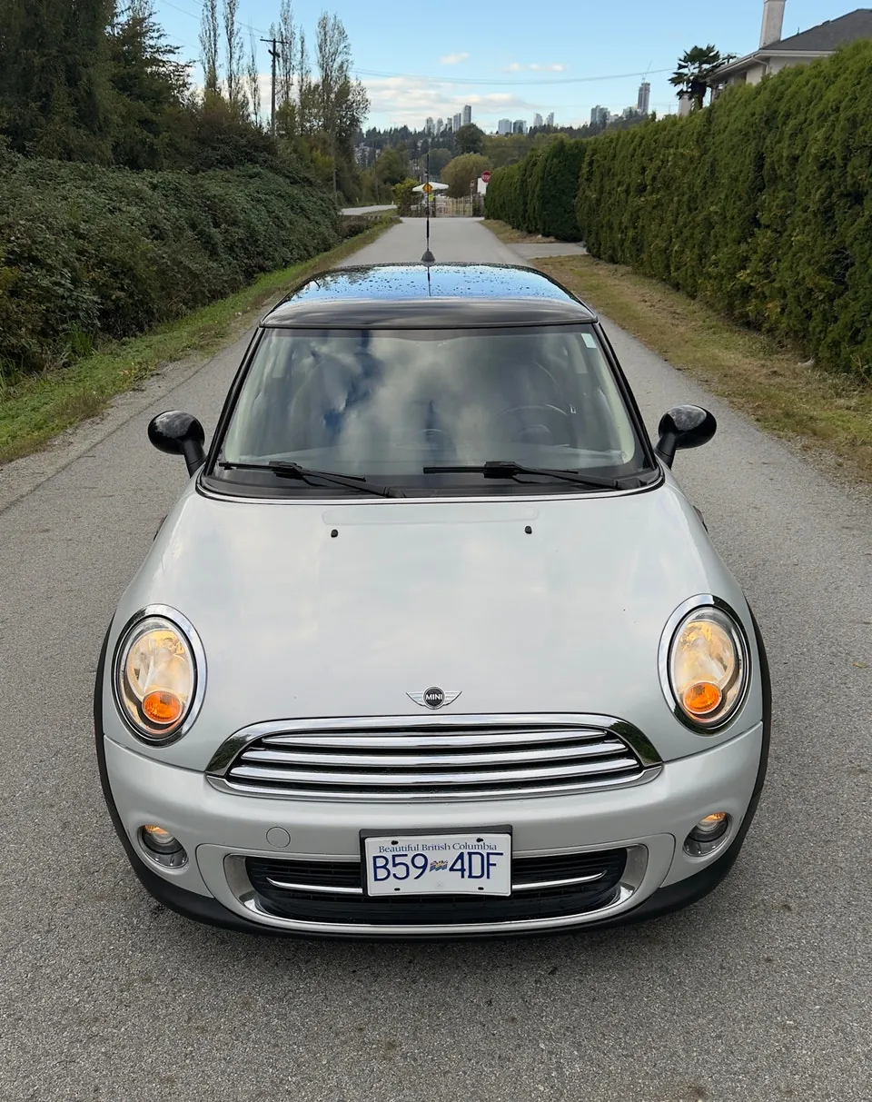 Mini Cooper Coupe 2011 photo 2