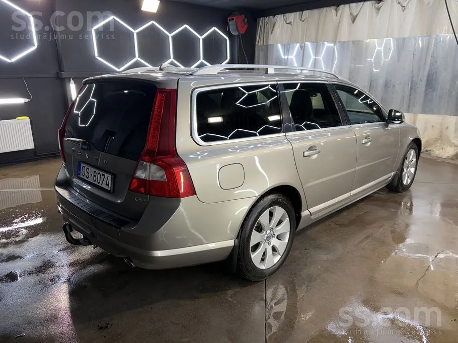 Volvo V70 2013 photo 3