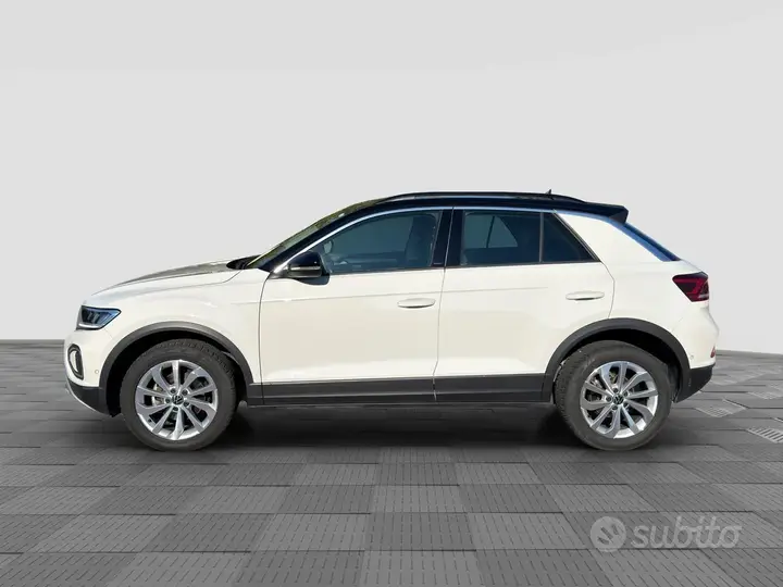 Volkswagen T-Roc 2023 photo 2