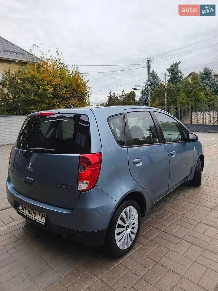 Mitsubishi Colt 2010 photo 4