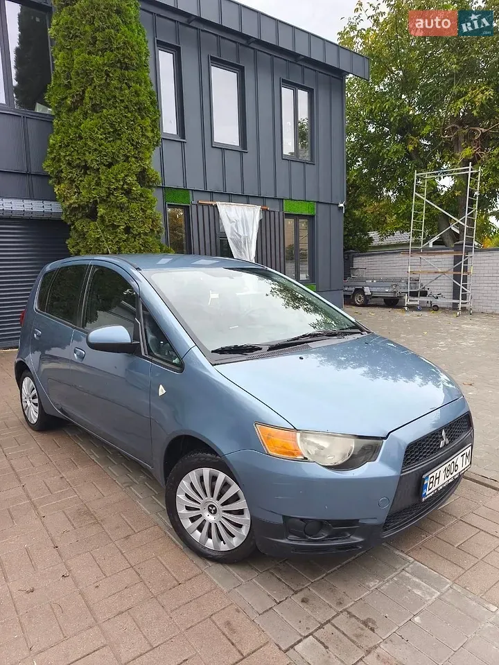 Mitsubishi Colt 2010 photo 3
