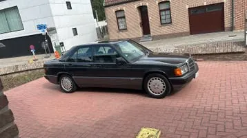 Mercedes-Benz 190E